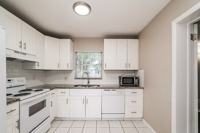 4772 54th Ave N, Saint Petersburg, FL 33714 - photo 7