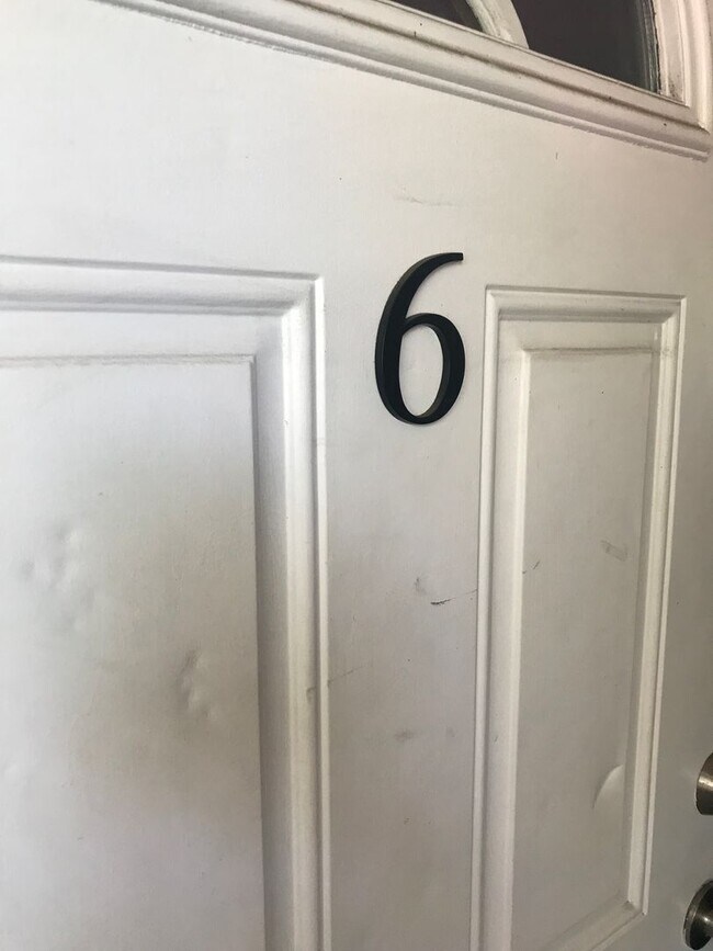 10208-10212 Tujunga Canyon Blvd unit 10212 Tujunga Cyn Bl, Los Angeles, CA 91042 - photo 2