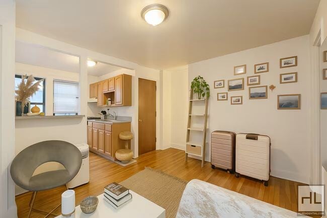 2067 32nd St unit 3 RD FL, Astoria, NY 11105 - photo 2