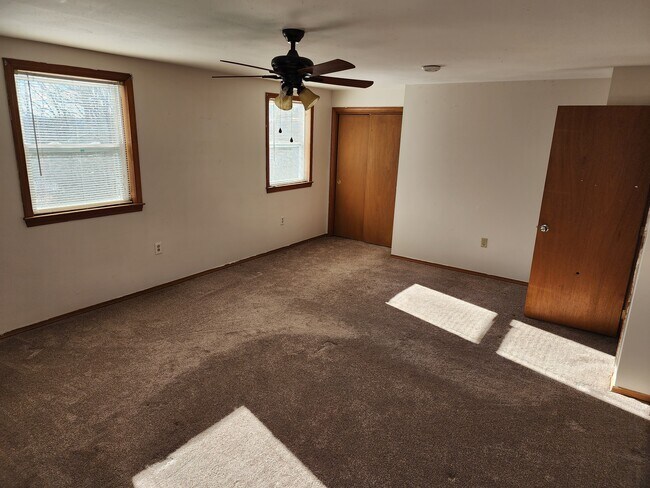 1 Feng Dr unit 1B, Raymond, NH 03077 - photo 5
