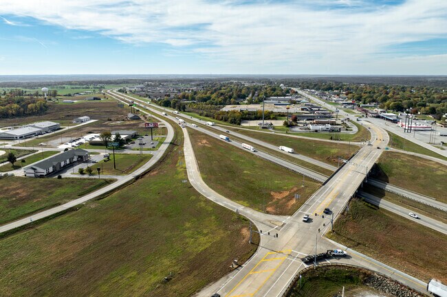 I-44 provides Mount Vernon residents with quick access to Springfield and Joplin.