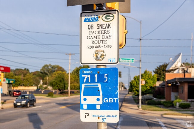 Green Bay Transit serves the Astor neighborhood with regular bus service.