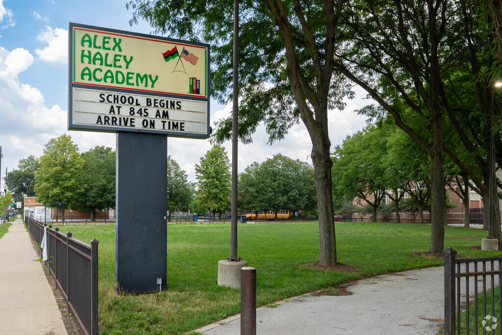 Haley Elementary Academy
Public Pre-K, Elementary & Middle School, Chicago, IL.