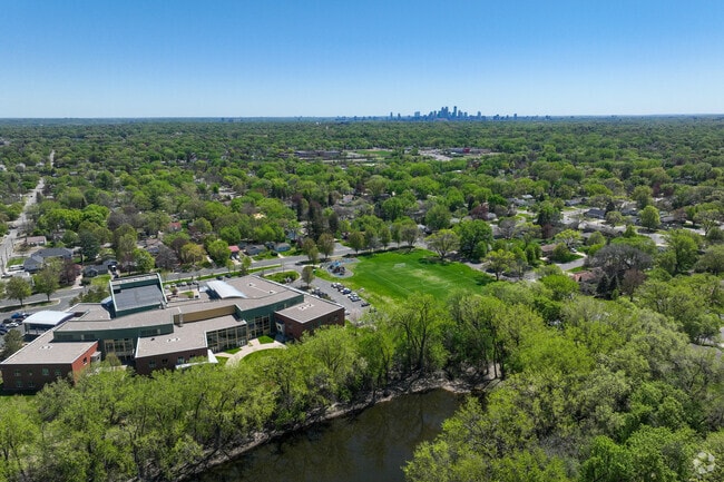 The Fair neighborhood is a short commute to downtown Minneapolis.