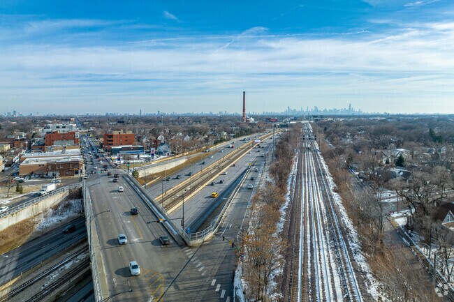 Residents in Ravenswood can access I-90.