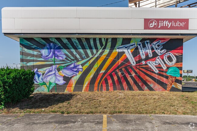 Kokomo, nicknamed the Mo, has a mural in Vinton Woods.