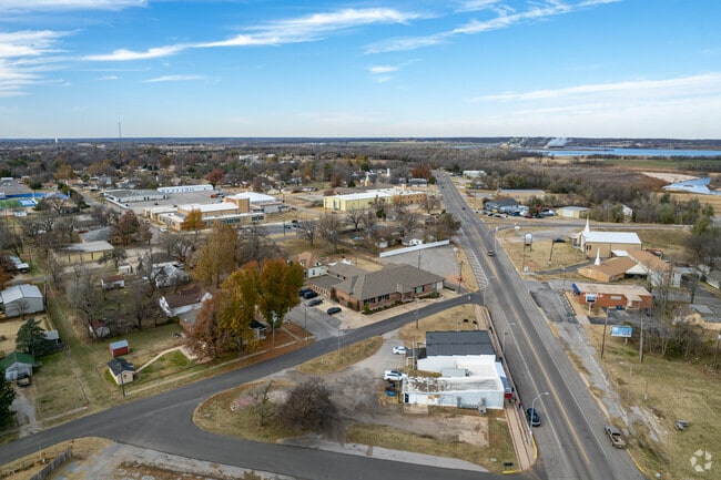 North Canadian River offshoots run through the boarder of Harrah.