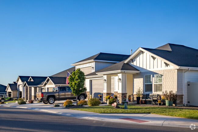 Newer contemporary homes and new builds are being established near hwy 16 in south Emmett.
