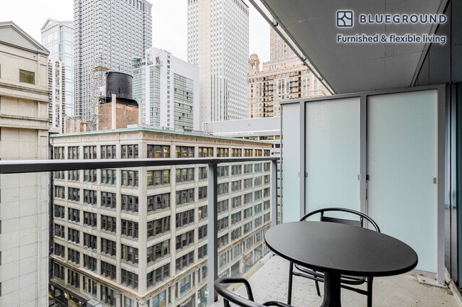 60 E Randolph St unit FL10-ID1345, Chicago, IL 60601 - photo 6
