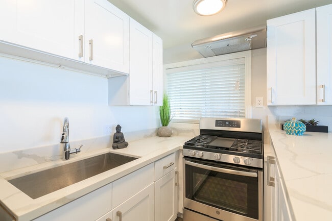 1836 THE STRAND, HERMOSA, Hermosa Beach, CA 90254 - photo 4