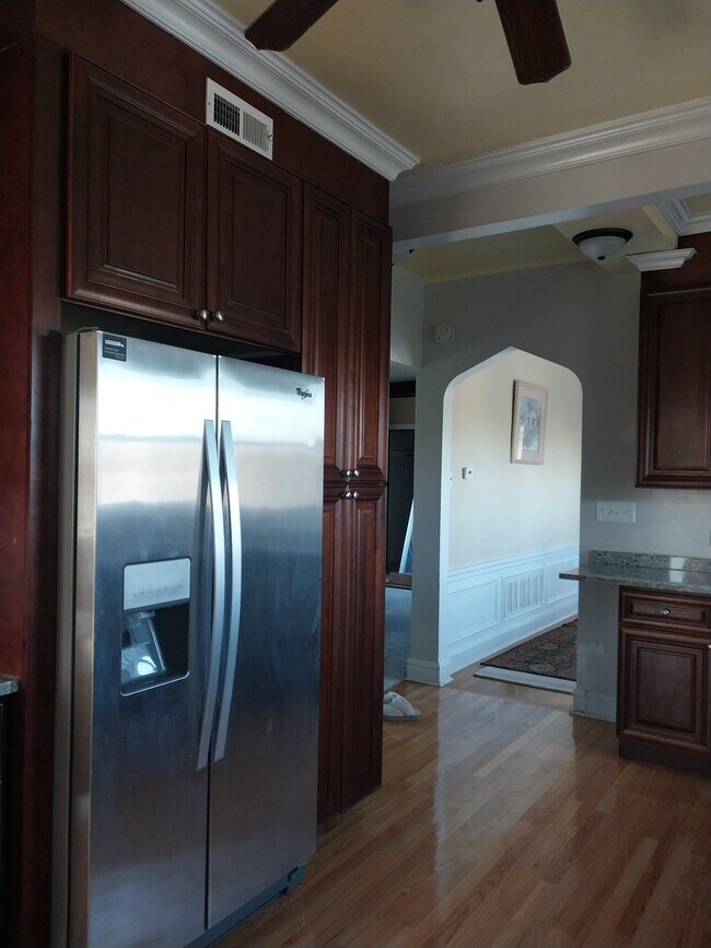 3927 Kirk St unit 2, Skokie, IL 60076 - photo 3