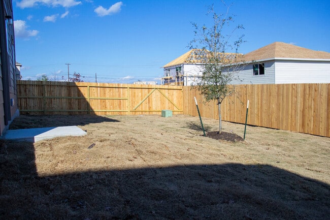 8510 Tesoro Hills, San Antonio, TX 78242 - photo 2