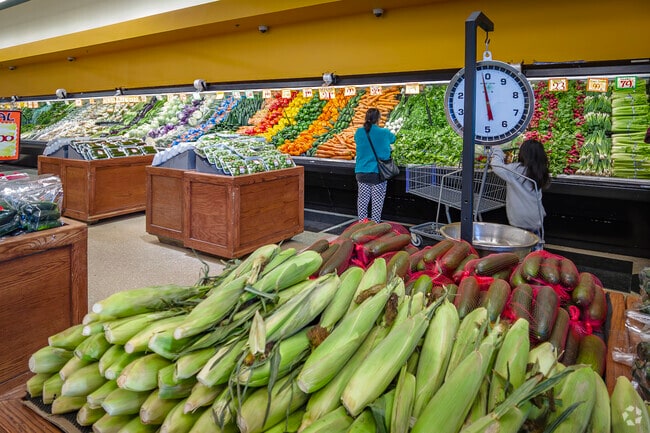 Village Fresh Market in West Dundee is ideal for everyday grocery essentials.