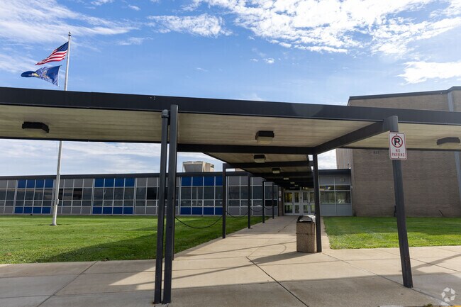 Reynolds Junior-Senior High School provides education in the neighborhood of Reynolds Heights.