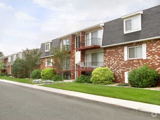 7030 E Kellogg Dr, Wichita, KS 67207