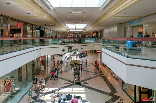 Spring Valley shoppers love the nearby Altamonte Mall.