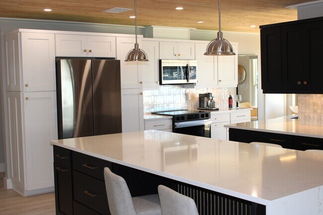 229 Palm Island NW, Clearwater Beach, FL 33767 - photo 4