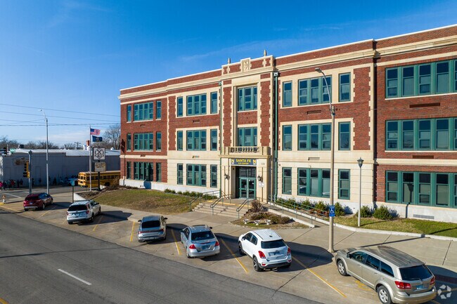 Santa Fe Fifth and Sixth Grade School is also located in the area.