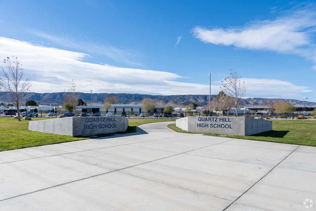 Quartz Hill High School, Rankings & Reviews