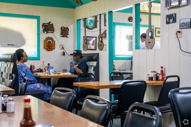 If you enjoy a cozier dining experience that feels like home then dine in at Rosie's Diner.