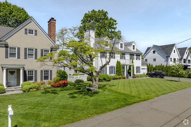 Varying home styles on the same street are common in the center of Riverside.