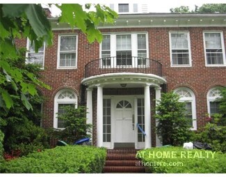 47 Algonquin Rd, Chestnut Hill, MA 02467