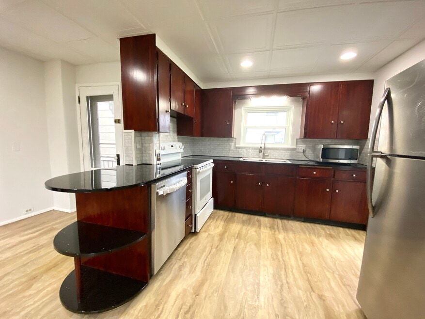 987 Cherry St, Danville, PA 17821 - photo 1