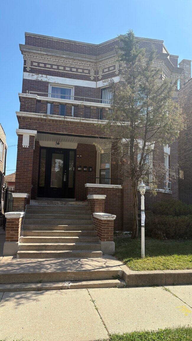 7917 S Peoria St Unit Garden, Chicago, IL 60620