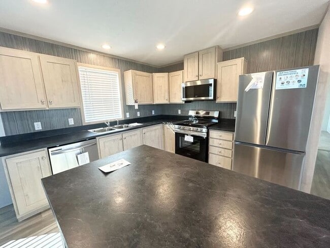 29773 W Deerfield Ct, Chesterfield, MI 48051 - photo 6