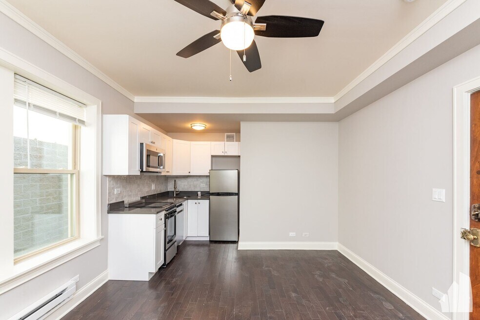 632 W Wrightwood Ave unit 103,, Chicago, IL 60614 - photo 1