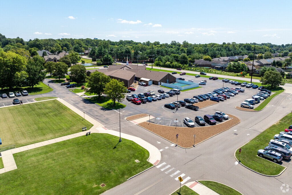 The student population of Evansville Christian School is 847.