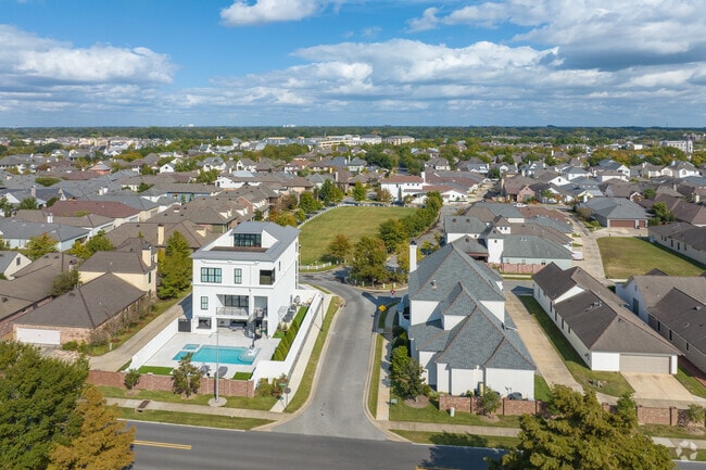 River Ranch blends mixed home styles with lush greenery in Lafayette’s vibrant setting.