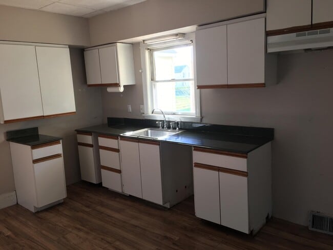 1324 S Pittsburgh St, Connellsville, PA 15425 - photo 7