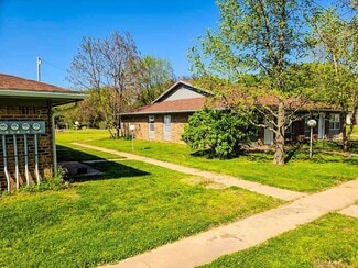 306 Kansas Unit 4, Longton, KS 67352