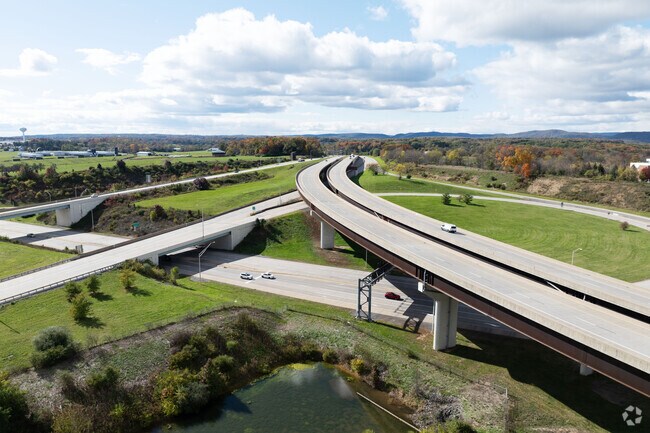 I99 is a major thruway that helps the residents of Harris get around quickly.