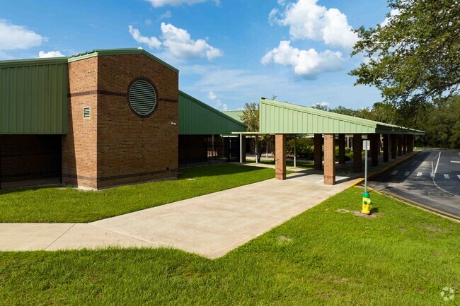 Welcome to Rainbow Elementary School serving the Winter Springs community.