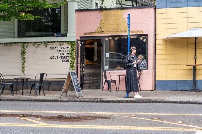 The Mt. Tabor neighborhood offers excellent transportation options.