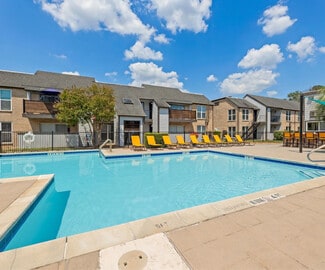 2135 Lake Hills Dr, Kingwood, TX 77339