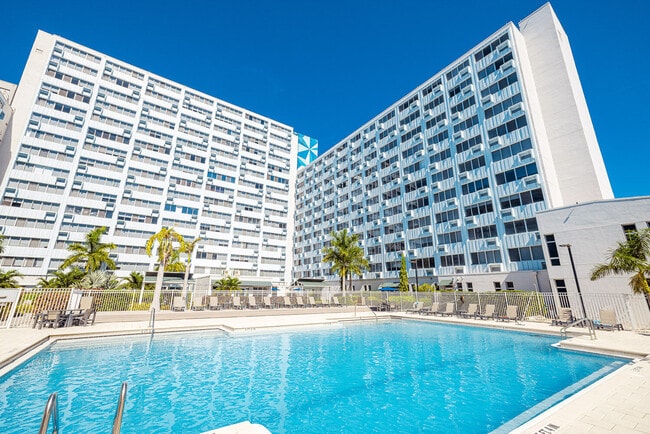 The Wayland, Saint Petersburg, FL 33705 - photo 2