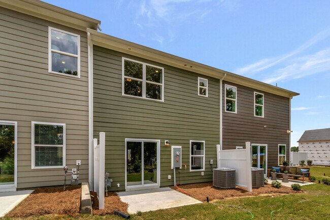 7012 Bentz St, Charlotte, NC 28269 - photo 5