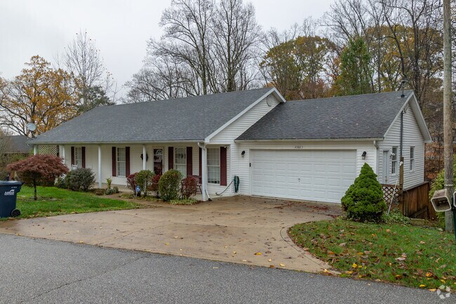 The median listing home price in Valley View is approximately $140,000-$150,000.