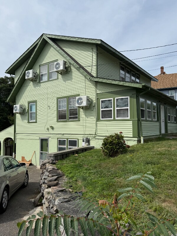 170 Walker Hill Rd, Groton, CT 06340