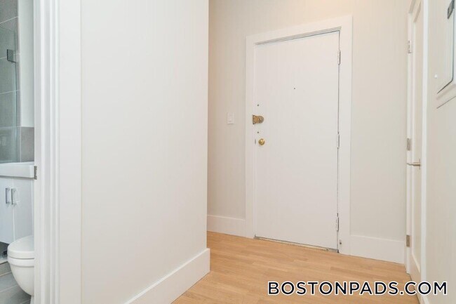 8 Elko St unit 1, Boston, MA 02135 - photo 4