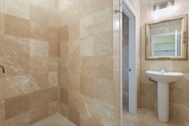 9 Bagnall Ave, Saugus, MA 01906 - photo 4