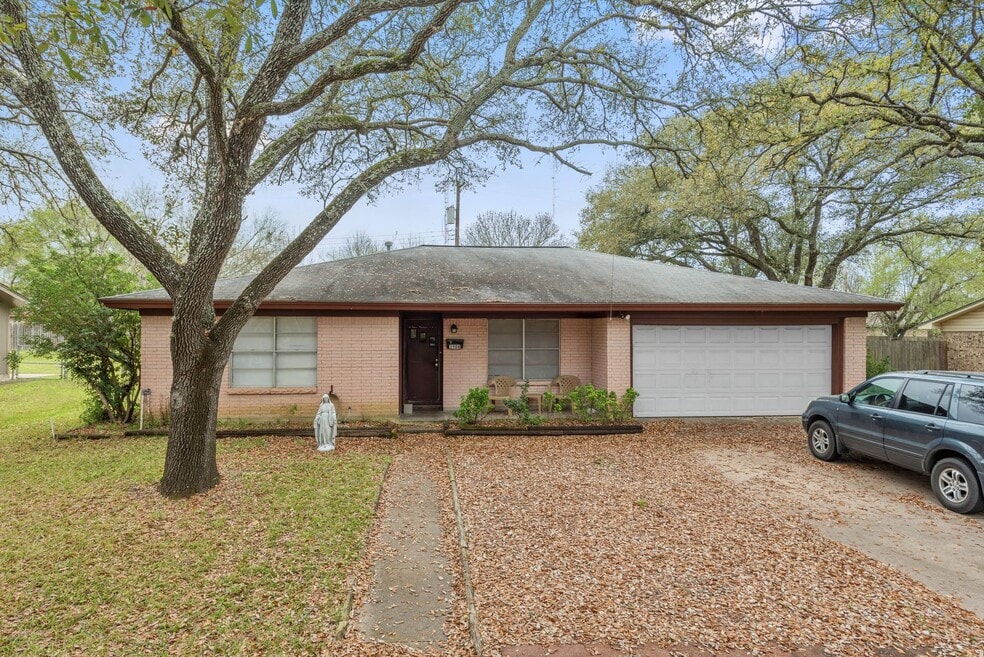 3908 Hilltop Dr, Bryan, TX 77801 - photo 1