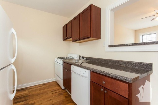 1444 W Byron St unit 3900-2, Chicago, IL 60613 - photo 6