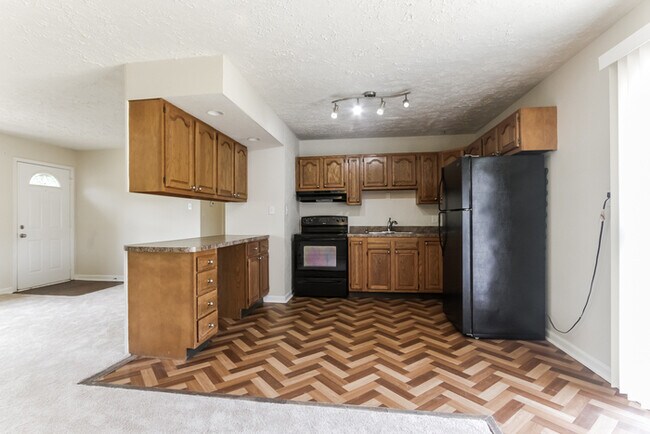 426 Pleasant Dr, Whiteland, IN 46184 - photo 7