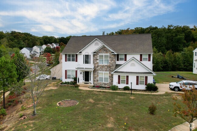 Large homes make up a significant portion of housing in Central Fredericksburg.