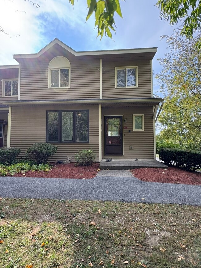 N1 Stonehedge Dr, South Burlington, VT 05403