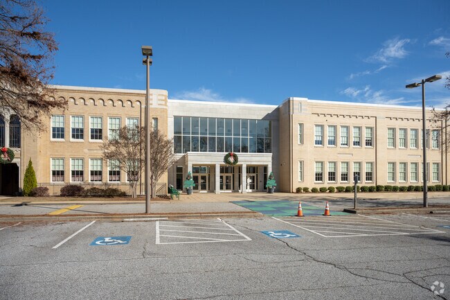 Entrance to Pine Street Elementary School